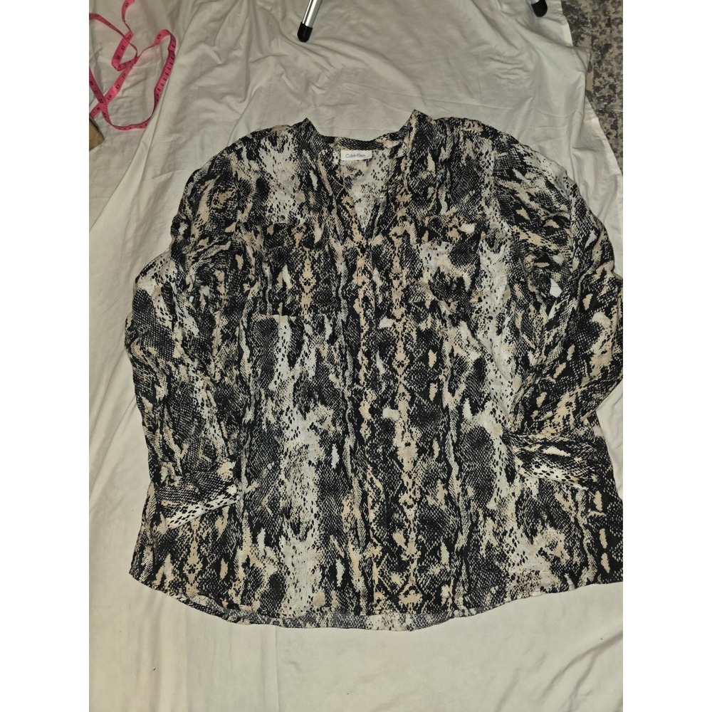 Calvin Klein Snakeskin Button Up Blouse. Lagonlook, Cottagecore, Academia, Y2K,